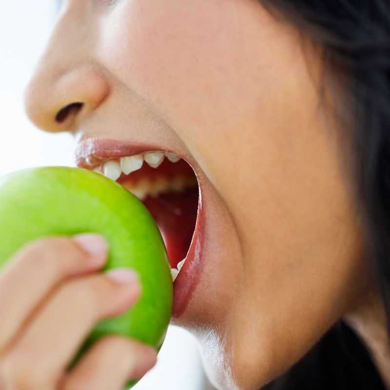 Manger lentement pour une perte de poids réussie