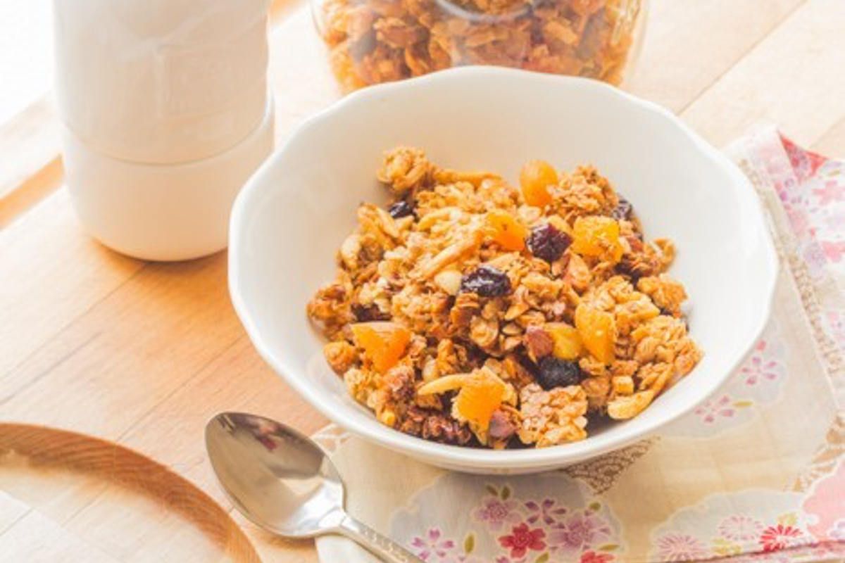 Granola maison aux amandes et miel