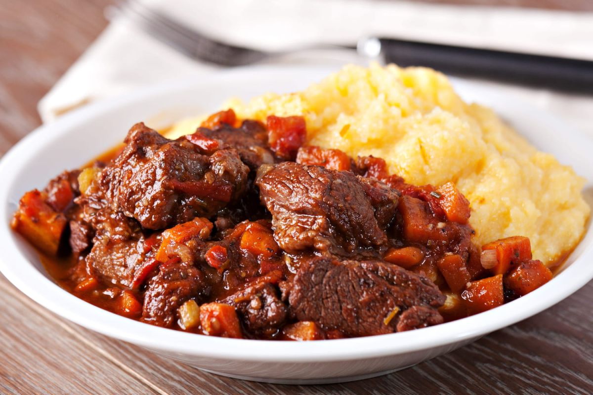 Découvrez la version rapide et savoureuse du bœuf bourguignon à l'italienne