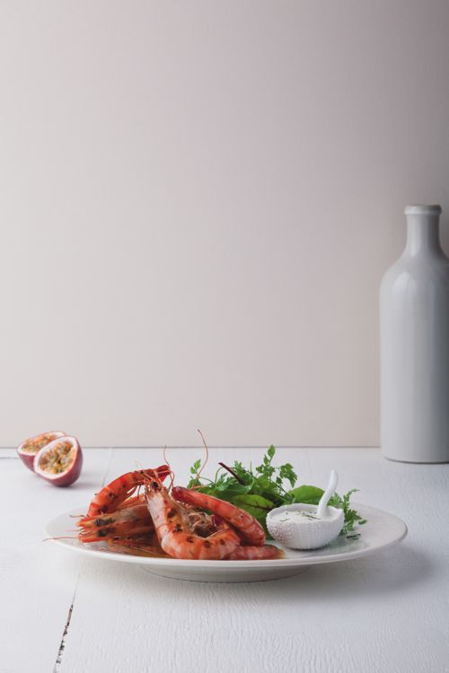 Savourez des gambas marinées et leur sauce mentholée