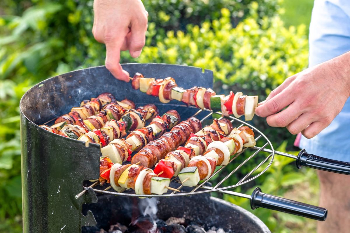 Les dangers cachés du barbecue : l'alerte de Jimmy Mohamed sur un ustensile à éviter