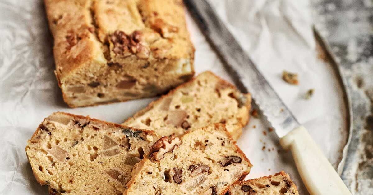 Un délice automnal : le cake aux noix, poire et gorgonzola