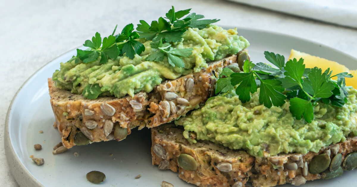 L'assaisonnement à éviter pour un ventre plat : les conseils d'une nutritionniste