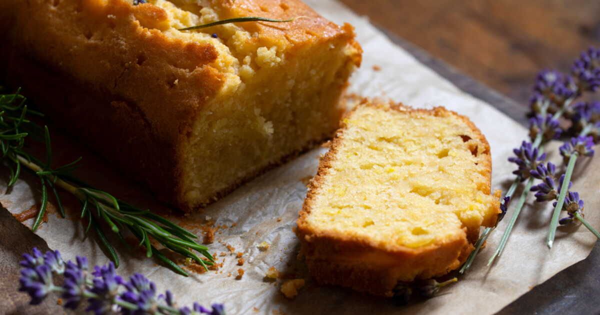 Laurent Mariotte révèle sa recette inédite de cake à la rhubarbe