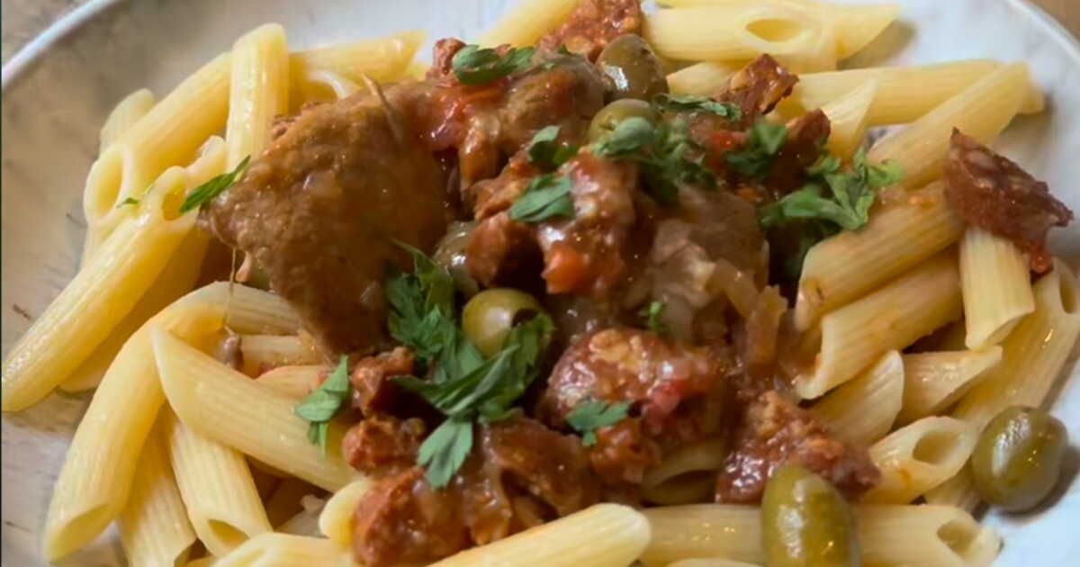 Sauté de veau au chorizo et olives : la recette parfaite pour recevoir