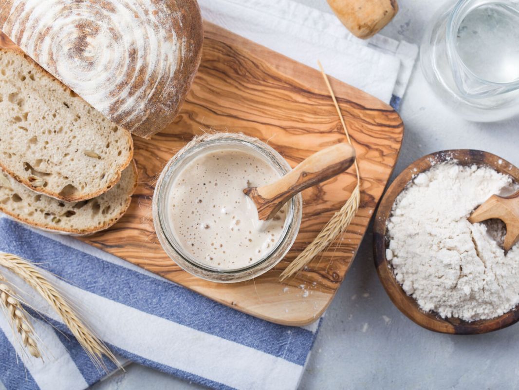 Découvrir les bienfaits du levain : pourquoi il surpasse la levure