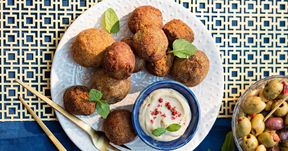 Les délices du kefta et du houmous : un voyage culinaire au cœur de la Méditerranée