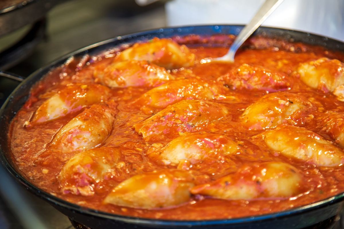 Savourez les encornets au chorizo avec la touche de Cyril Lignac