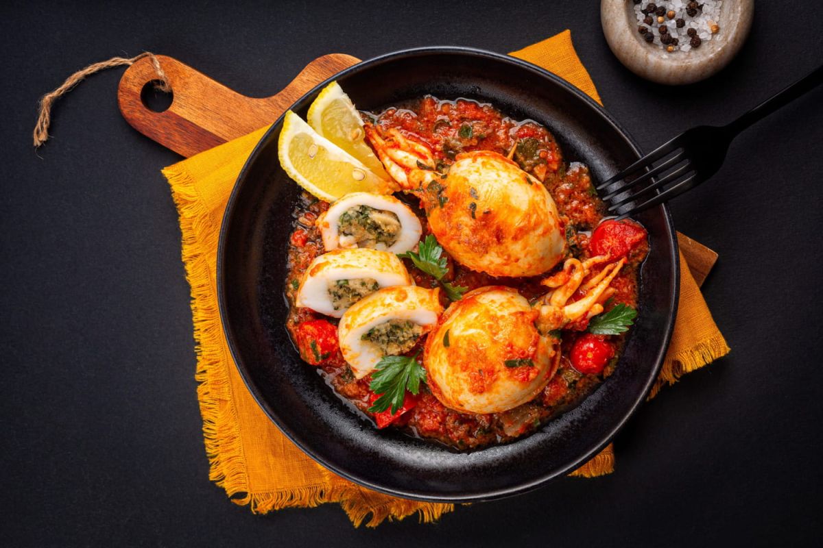 Entrez dans l’univers terre/mer avec les calamars grillés de Cyril Lignac