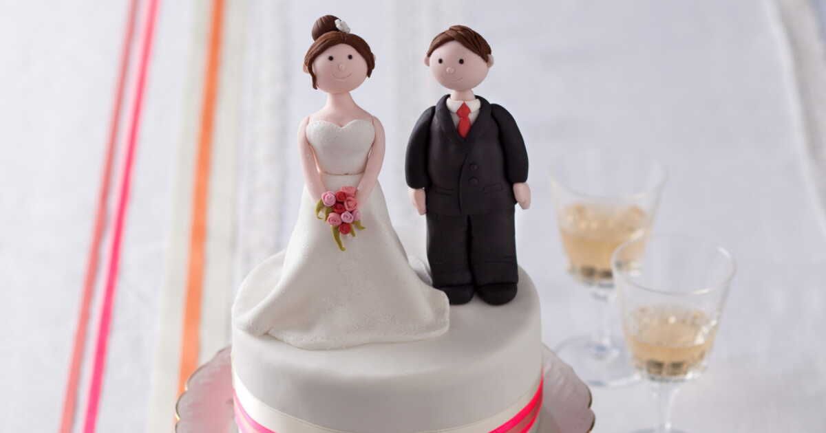 Une mariée à croquer : l'art de la pâte à sucre révélé