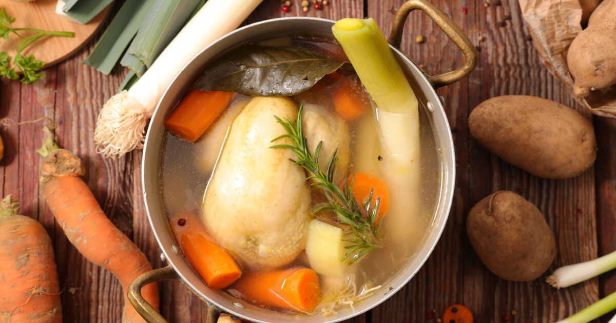 découvrez la poule au pot, un plat réconfortant à savourer
