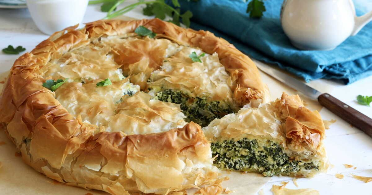 Dégustez la spanakopita, tourte grecque aux épinards et feta