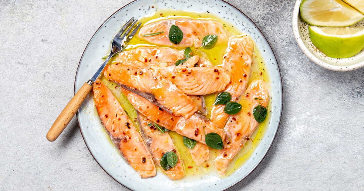 Une entrée de Noël inédite : le saumon mariné aux agrumes prêt en 5 minutes