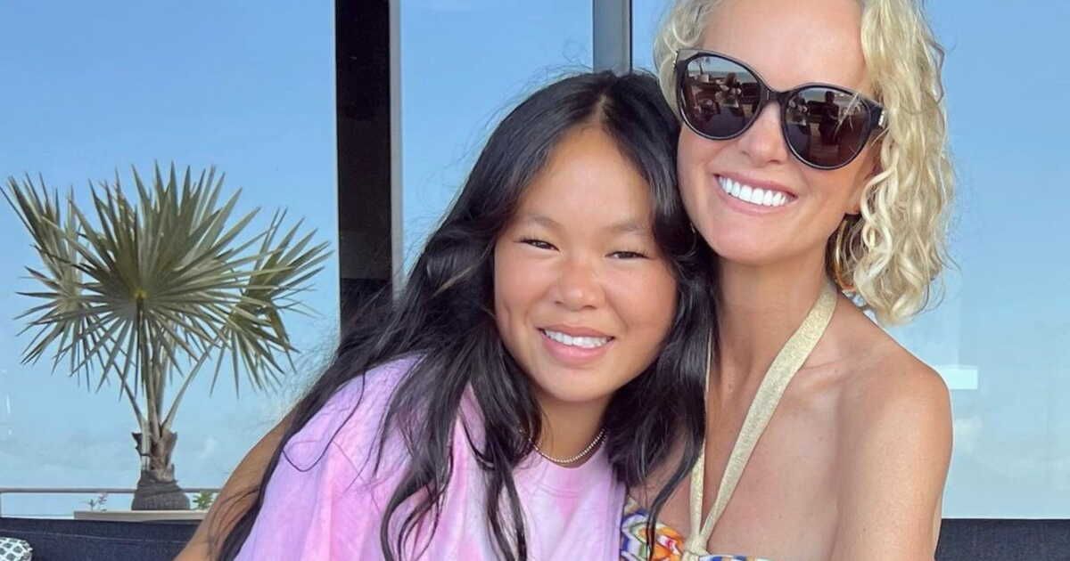 Laeticia Hallyday prépare un déjeuner healthy pour Jade et Joy à la rentrée