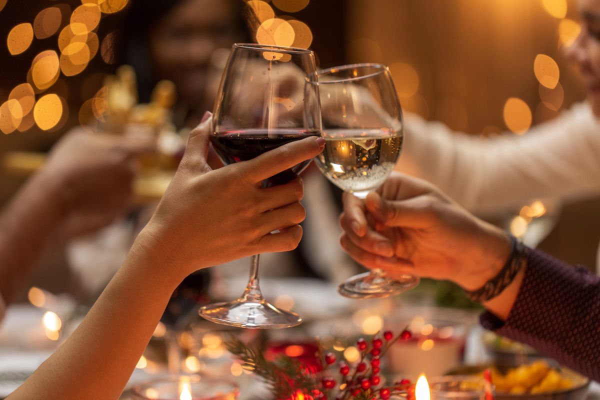 le vin incontournable à servir pour les fêtes selon un sommelier