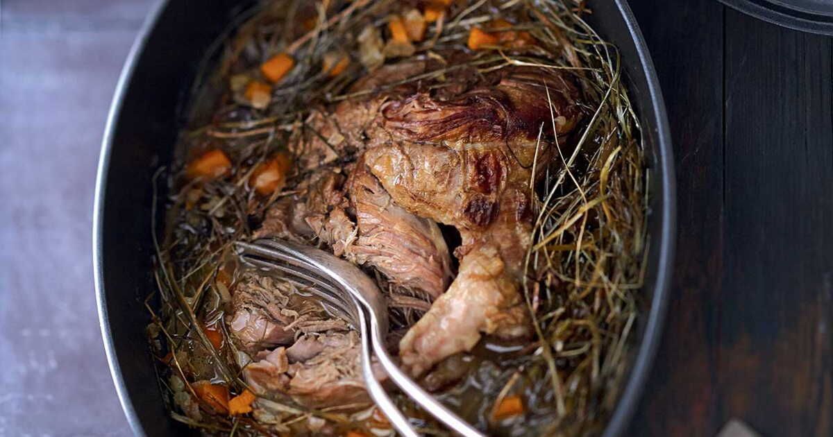 Epaule d’agneau au foin