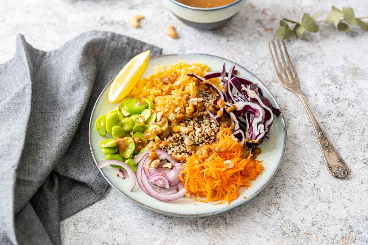 Un quinoa bowl thaï qui va éveiller vos papilles