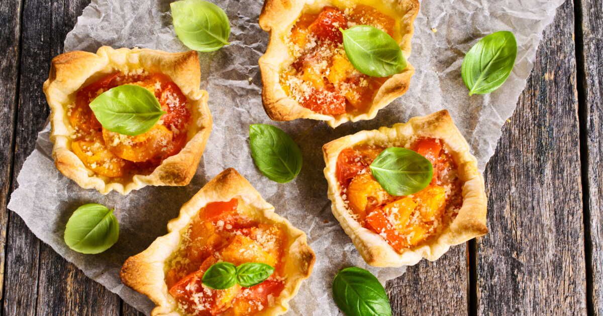 Tarte tatin revisitées : courgette, tomates séchées et burrata font sensation