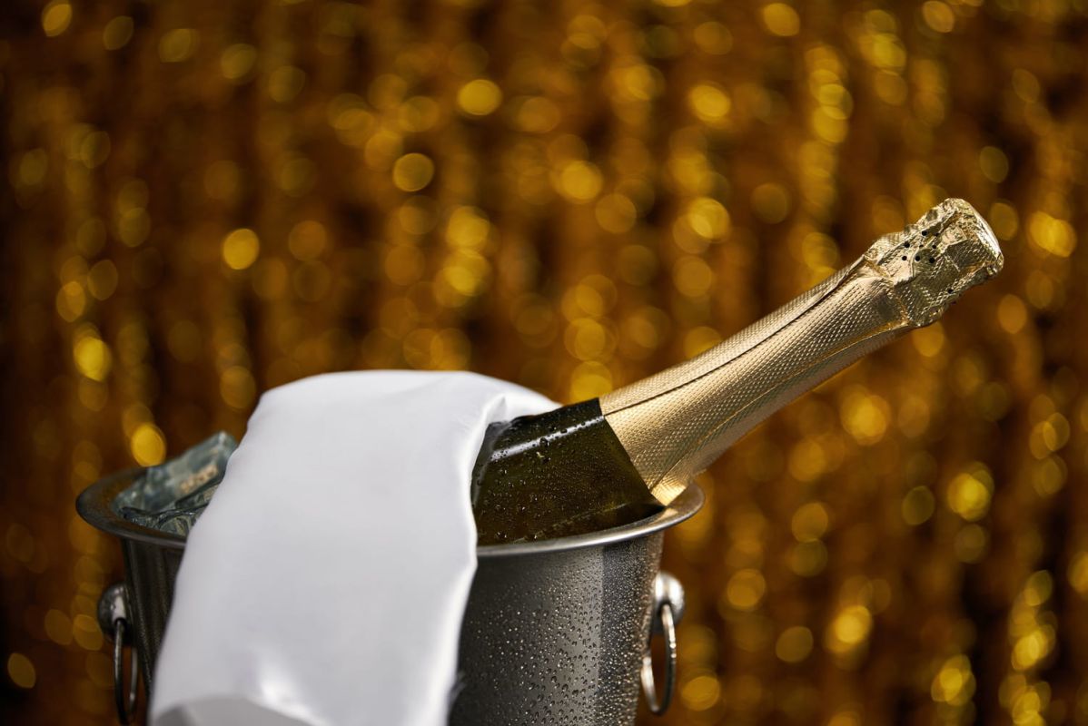 Comment refroidir une bouteille de champagne en un éclair