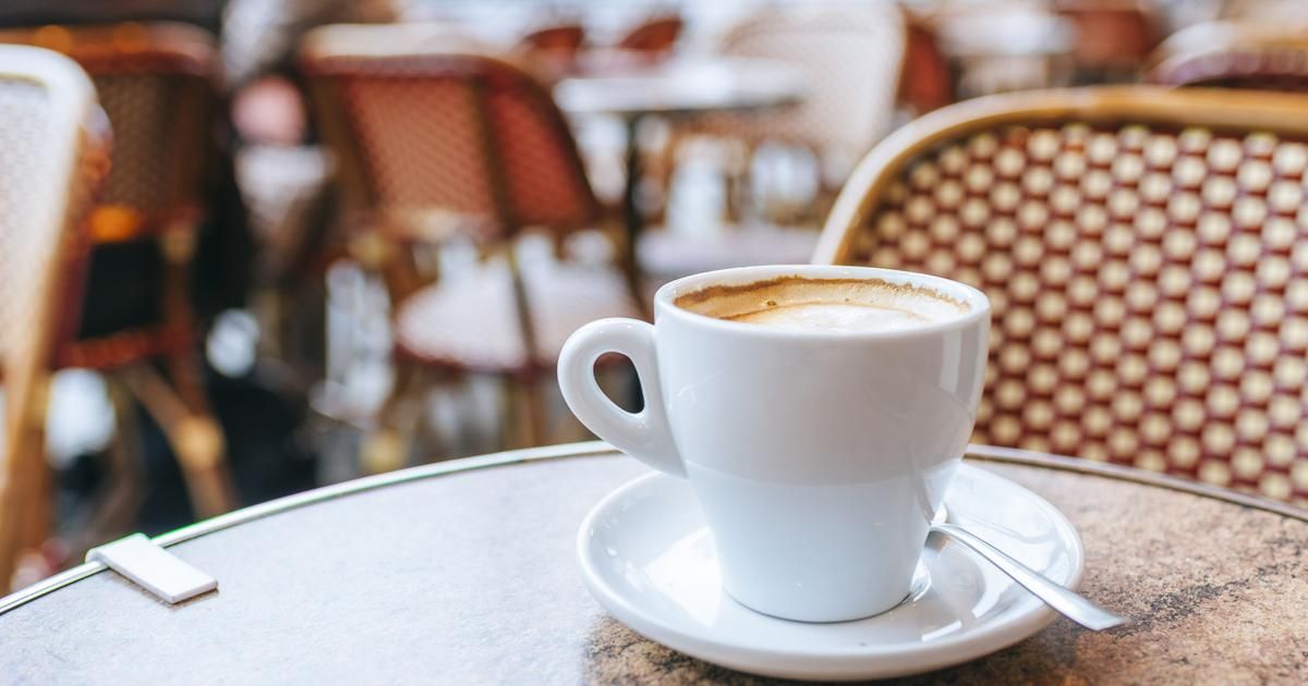 Quand le café devient un choc culturel : les Américains face aux traditions françaises