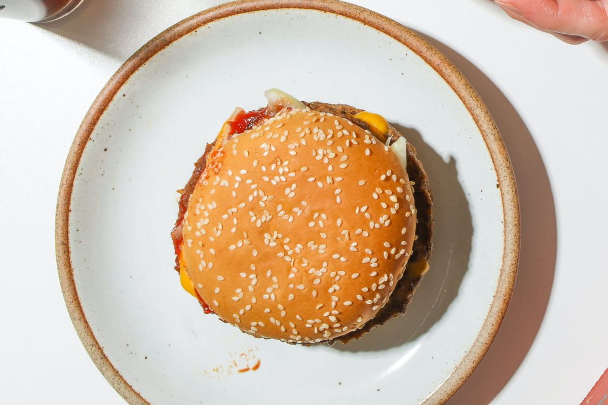 La délicieuse aventure du Koh-Lanta burger imaginé par Laurent Mariotte et Denis Brogniart