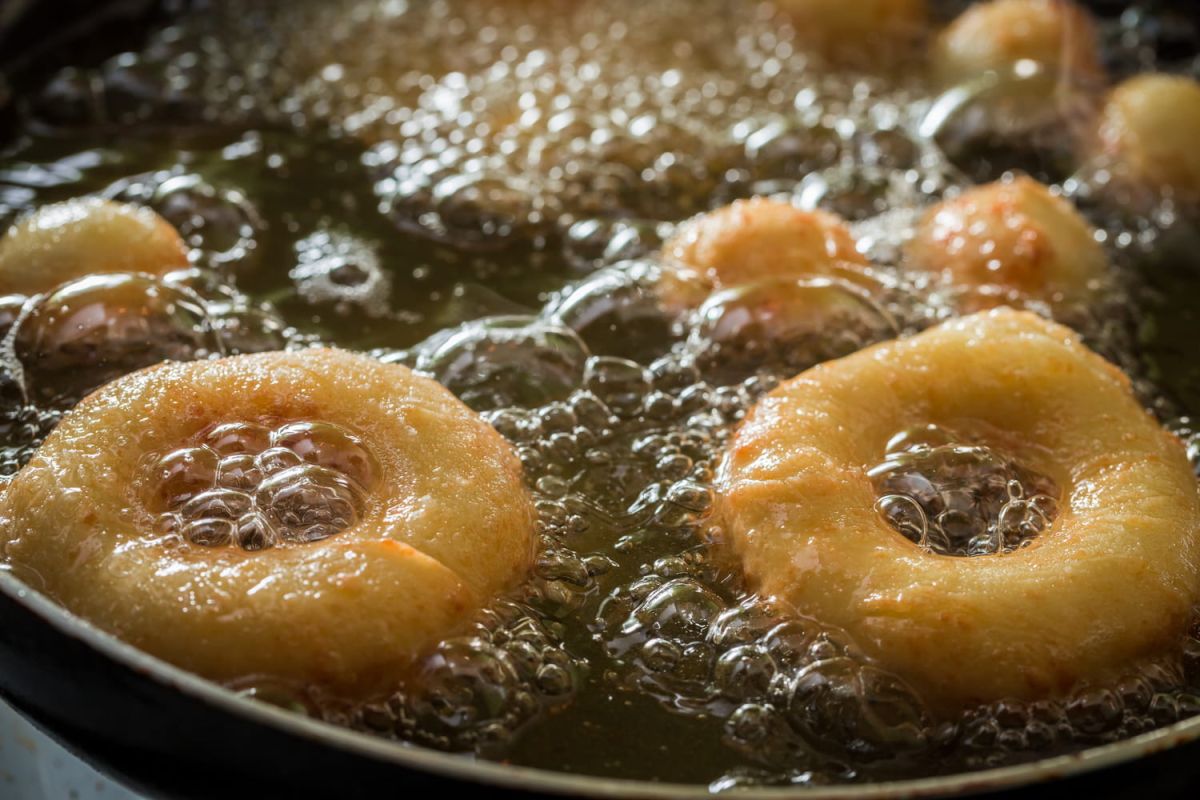 Comment enlever les odeurs de friture de la cuisine ?