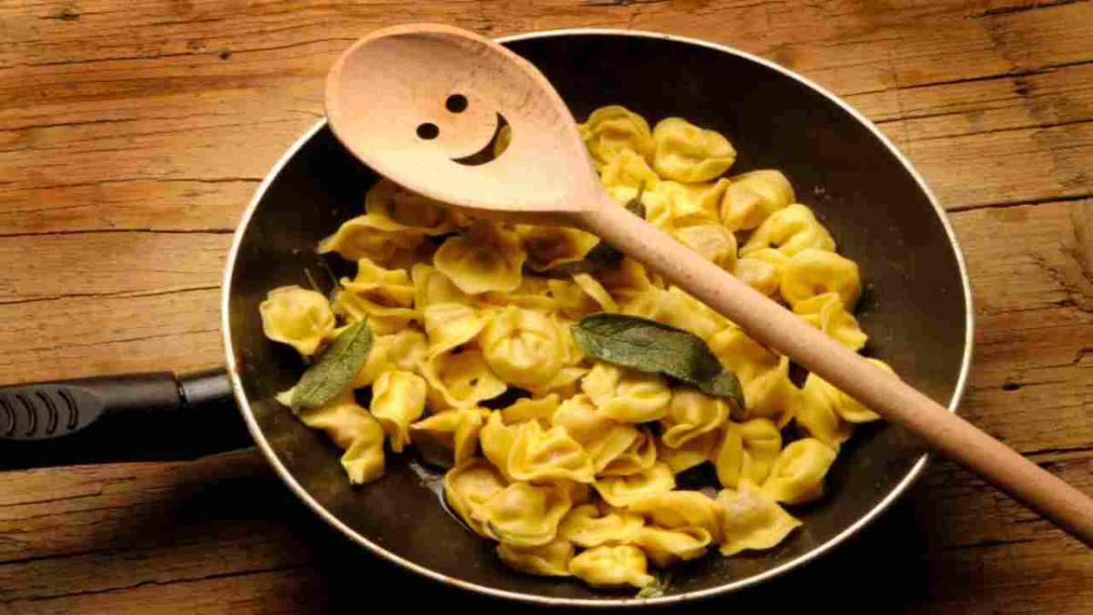 Tortellinis au beurre et à la sauge : la recette express et savoureuse qui régale