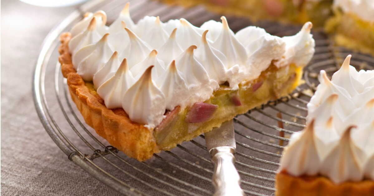 Tarte à la rhubarbe meringuée